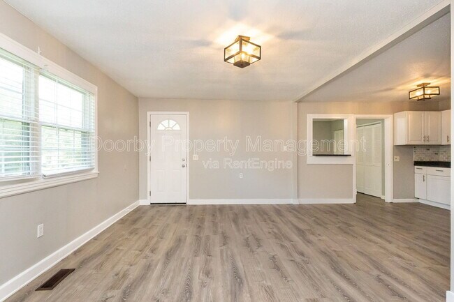 Foto del edificio - 1635 Dogwood Dr