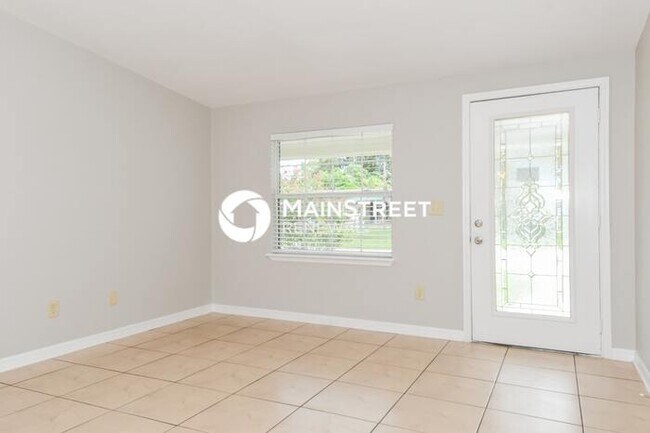 Foto del edificio - 4 Bedroom Pet-Friendly Home in Jacksonville, FL with Main Street Renewal