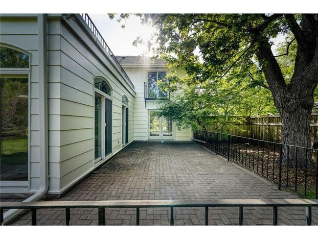 Foto del edificio - 5721 Londonderry Rd
