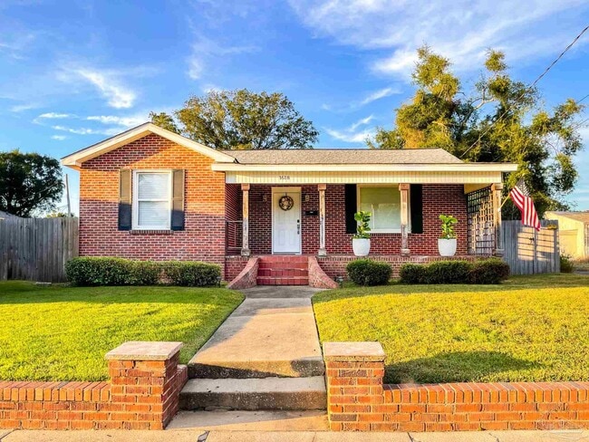 Building Photo - 1618 W Garden St