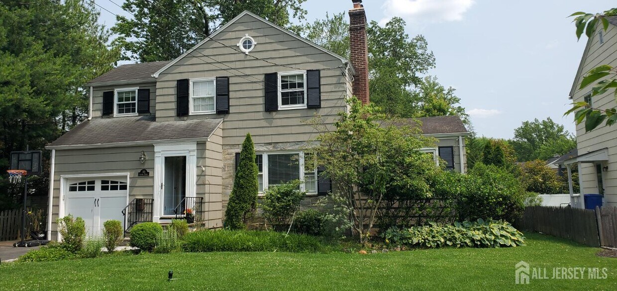 Primary Photo - 315 Clifton St
