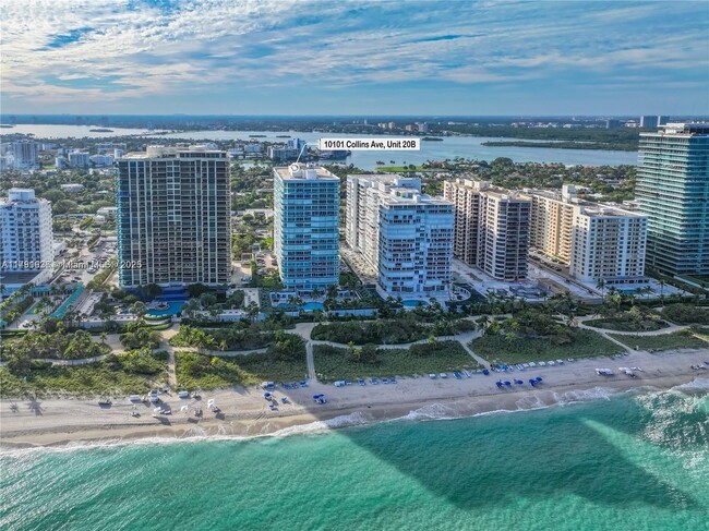 Building Photo - 10101 Collins Ave