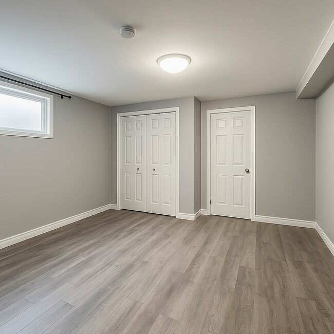 Building Photo - 19 Reid Ave N