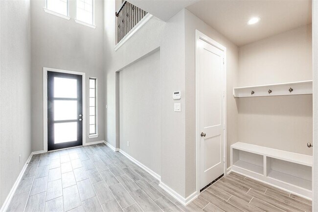 Foto del edificio - 4210 Maple Glen Dr