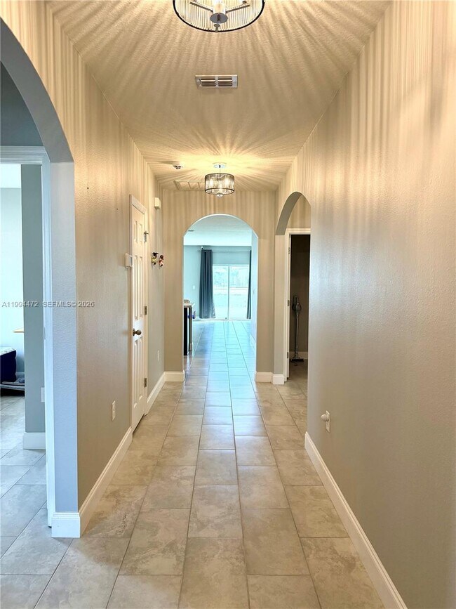 Foto del edificio - 8649 Cobblestone Dr