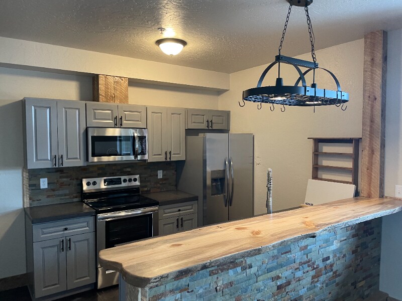Foto principal - 6240-6243 Three Needles Ln