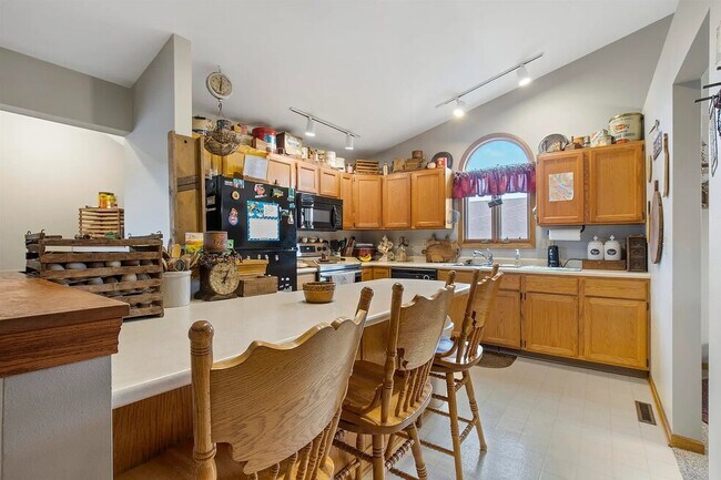 Foto del edificio - 6043 Boxwood Dr