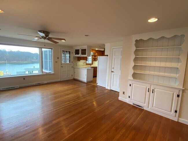 Building Photo - 21 Webber Ave