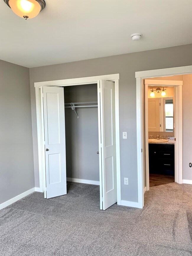 Foto del edificio - 250 Andesite Ave