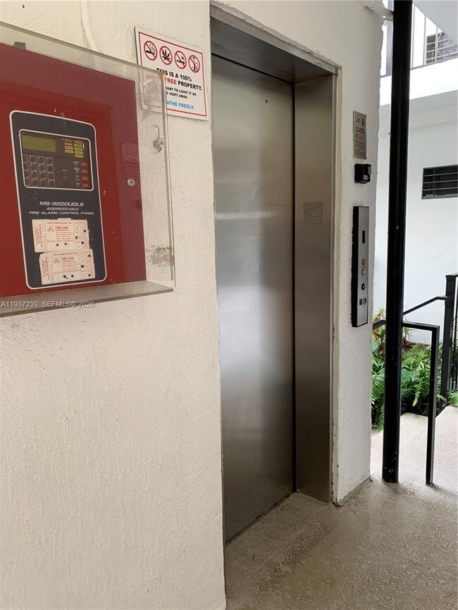 Building Photo - 1330 Pennsylvania Ave