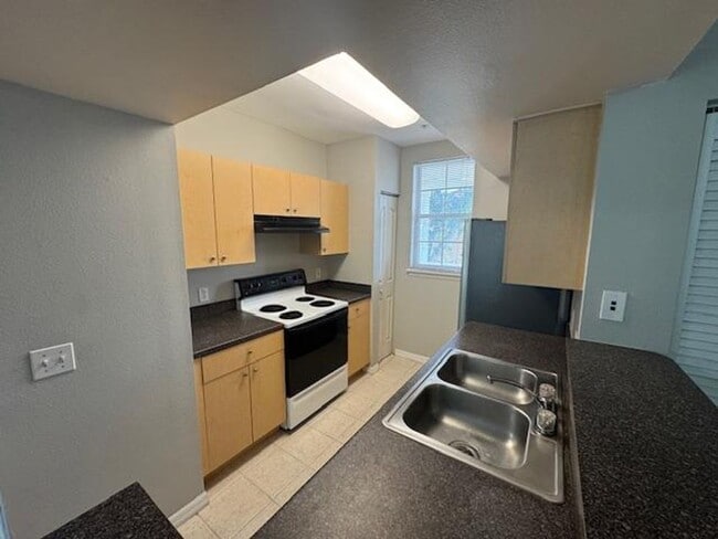 Building Photo - 1 Bedroom Top Floor Condo at Siena in Celebration