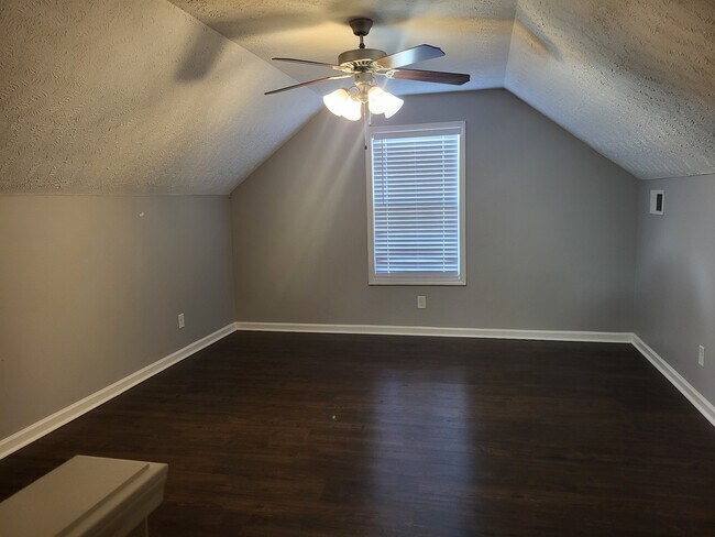 Building Photo - 961 Joey Dr