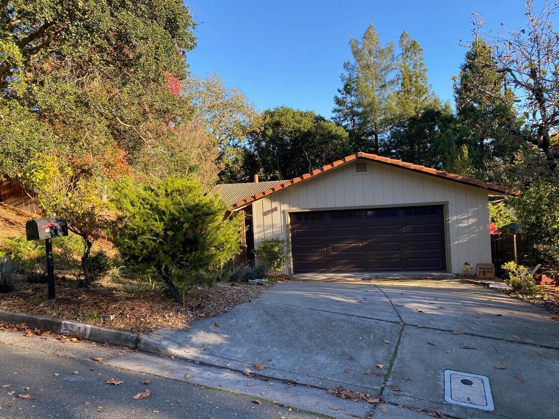 Primary Photo - 4 Bedroom 2 Bathroom Single Family Home in...