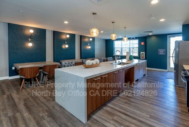 Foto del edificio - 785 Baywood Dr