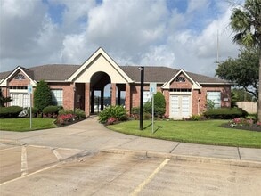 Building Photo - 2715 Sunnycreek Ln