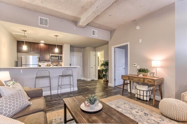 Building Photo - Two 32 Apartments