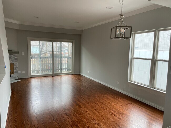 Dining & Living Room - 1540 N Greenview Ave