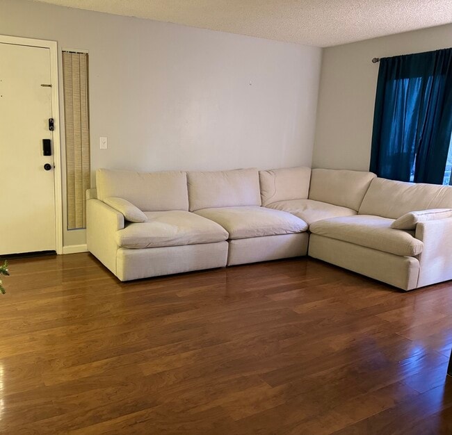Building Photo - 18015 Sundowner Way