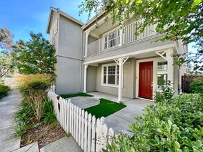 Building Photo - 720 Wintergreen Ct