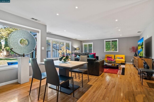 Foto del edificio - 1536 Alamo Way