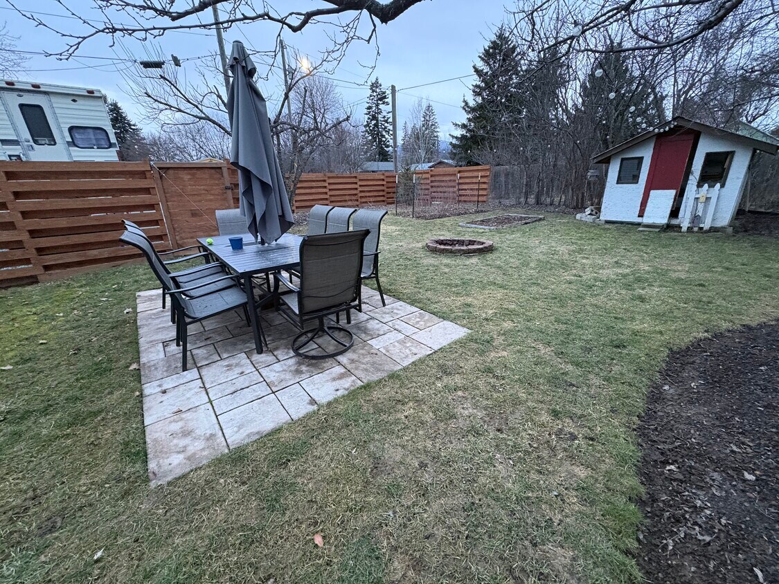 Foto del edificio - 1220 W Superior St