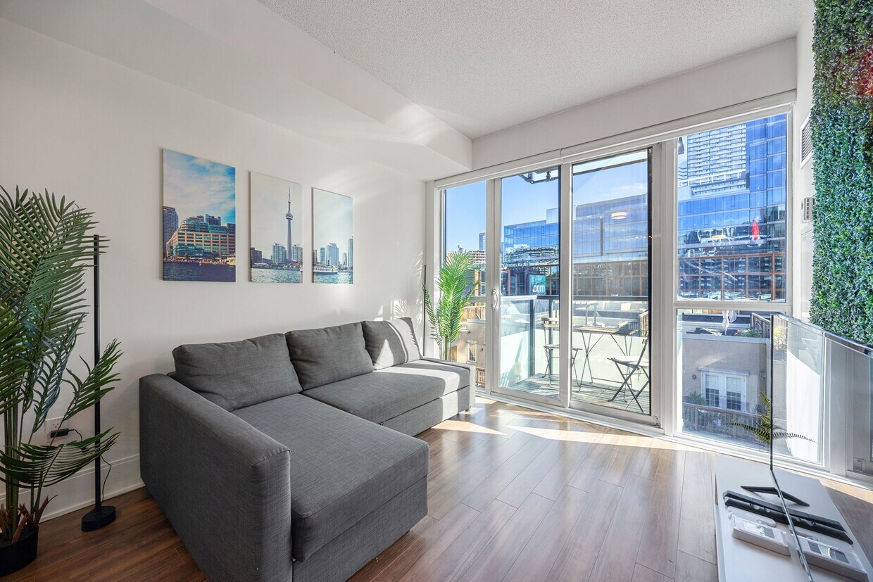 Photo principale - FULLY FURNISHED LUXURY CONDO IN HEART OF TORONTO