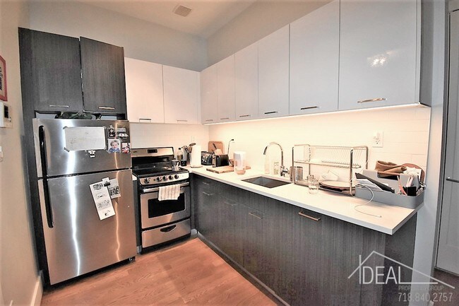 Building Photo - 173 Court Street #TOP-FLOORR