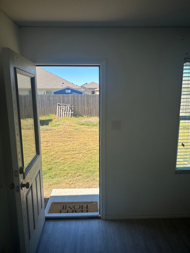 Foto principal - 2669 Winterfell St