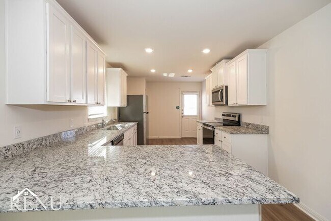 Building Photo - 308 Crescent Park Dr