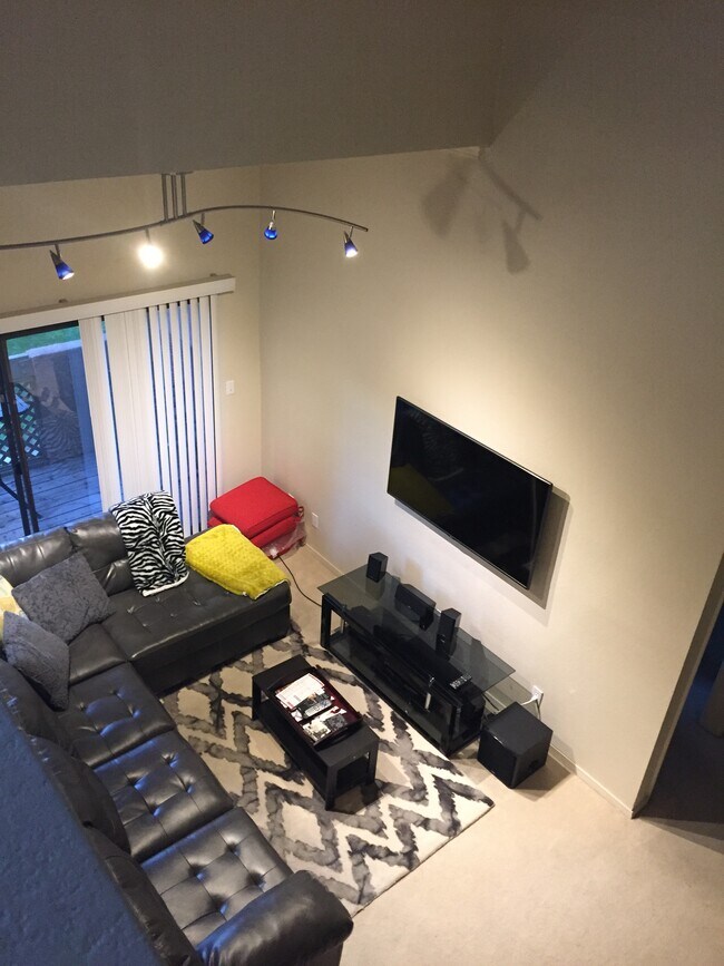 Living room - 3500 N Hayden Rd