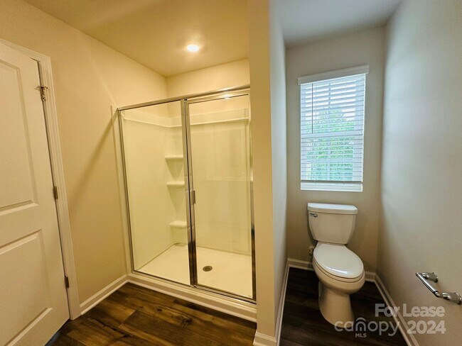 Building Photo - 158 Brentwood Dr