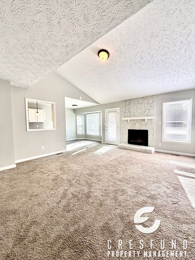 Foto del edificio - 7 MINUTES FROM INTERSTATE! Adorable 3 Bed Two Bath in Raeford - Ready for Move In TODAY!