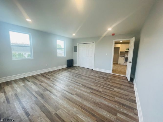 Foto principal - 305 Mountain Ave