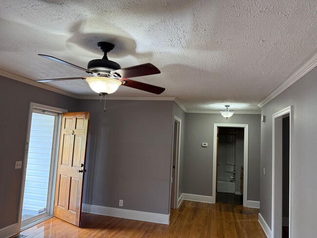 Building Photo - West Columbia