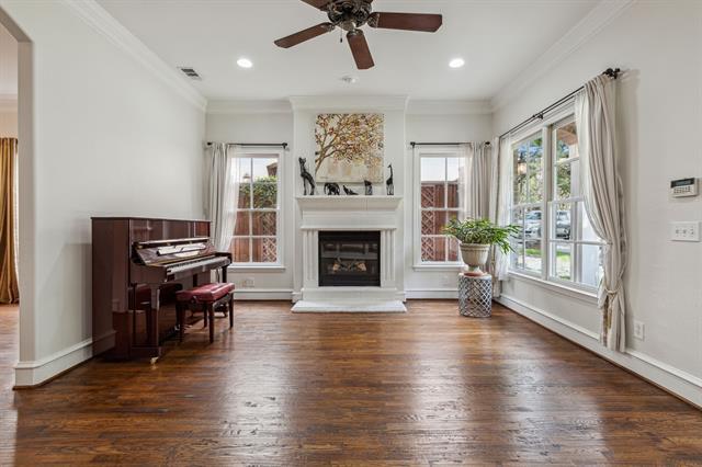 Foto del edificio - 3448 Binkley Ave