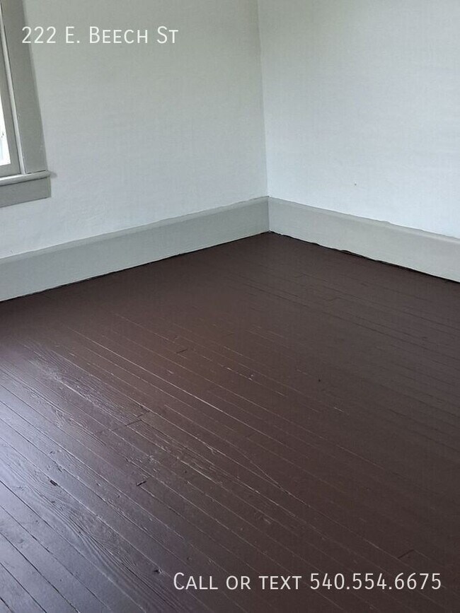 Foto del edificio - 222 E Beech St