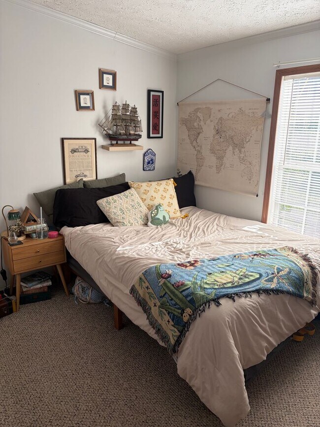 Foto del edificio - Extra Clean 3 Bedroom 2 Bath Modular Home with Central Heat & AC near Lowes in Sylva $1800 a mont...