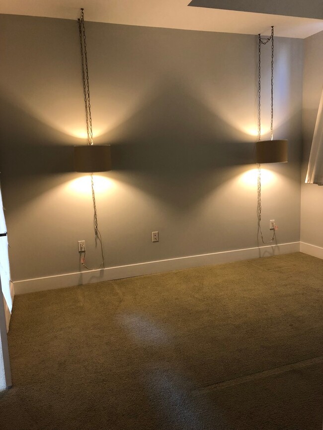 Building Photo - Beautiful, Cozy and Spacious, 1 bedroom/1 ...