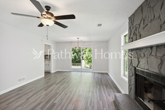 Building Photo - 2329 Hampton Dr