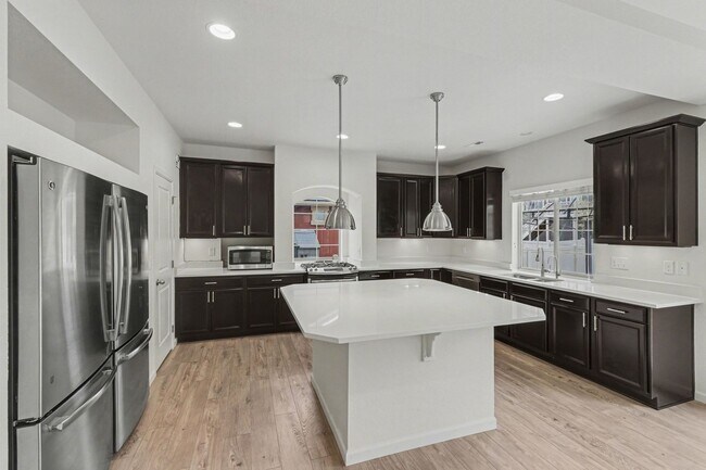 Foto del edificio - Stunning 4bed/3bath Oakwood Model Home in Erie