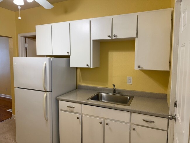 FIRST MONTH FREE WITH MOVE-IN BEFORE JULY ... - FIRST MONTH FREE WITH MOVE-IN BEFORE JULY ... Apartment