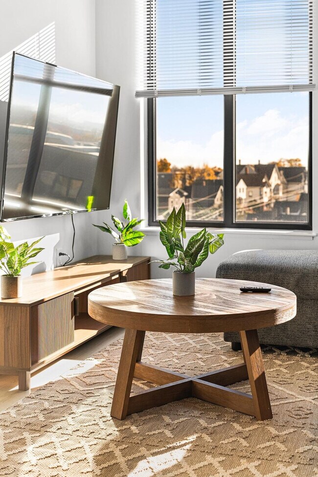 Building Photo - 600 Broadway-ID1240317P