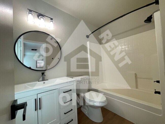 Foto del edificio - Great 3 Bed, 2 Bath with Open Floor Plan!