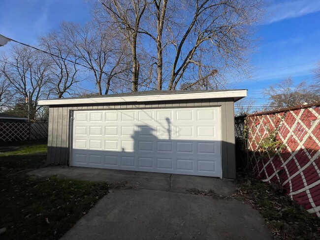 Building Photo - 3BD/1BA Ranch For Rent