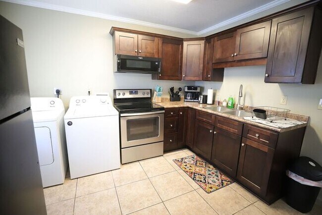 Foto del edificio - 4303 Aggie Rd