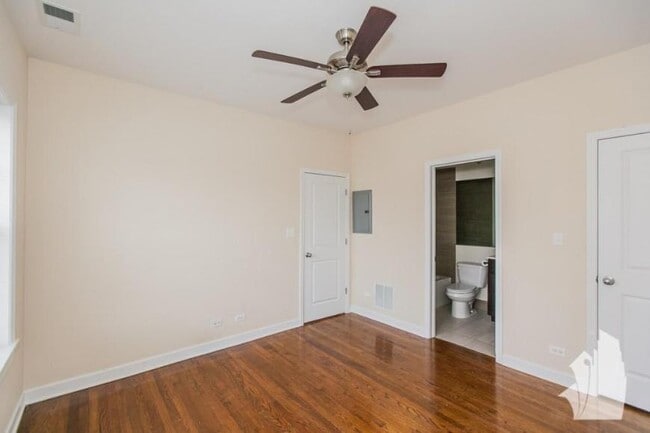 Foto del edificio - 3 bedroom in Chicago IL 60640