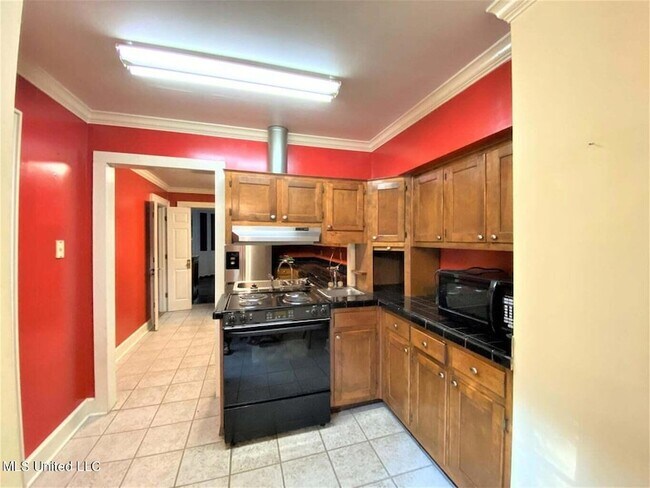 Foto del edificio - 275 W Chulahoma Ave