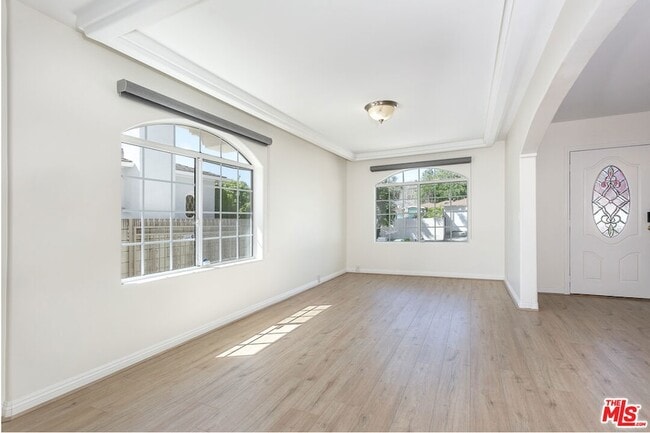 Photo - 2914 Castle Heights Avenue Unit House