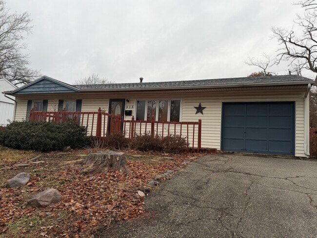 Foto del edificio - 513 Dawn Ave