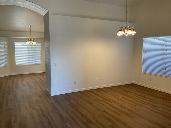Building Photo - 8620 W Village Dr